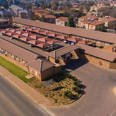 Rudman Townhouses - Or Tambo Airport Boksburg Exterior foto