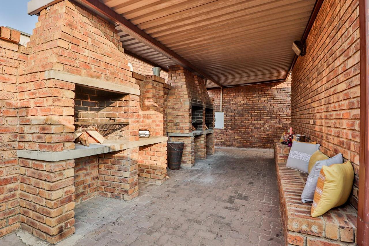 Rudman Townhouses - Or Tambo Airport Boksburg Exterior foto