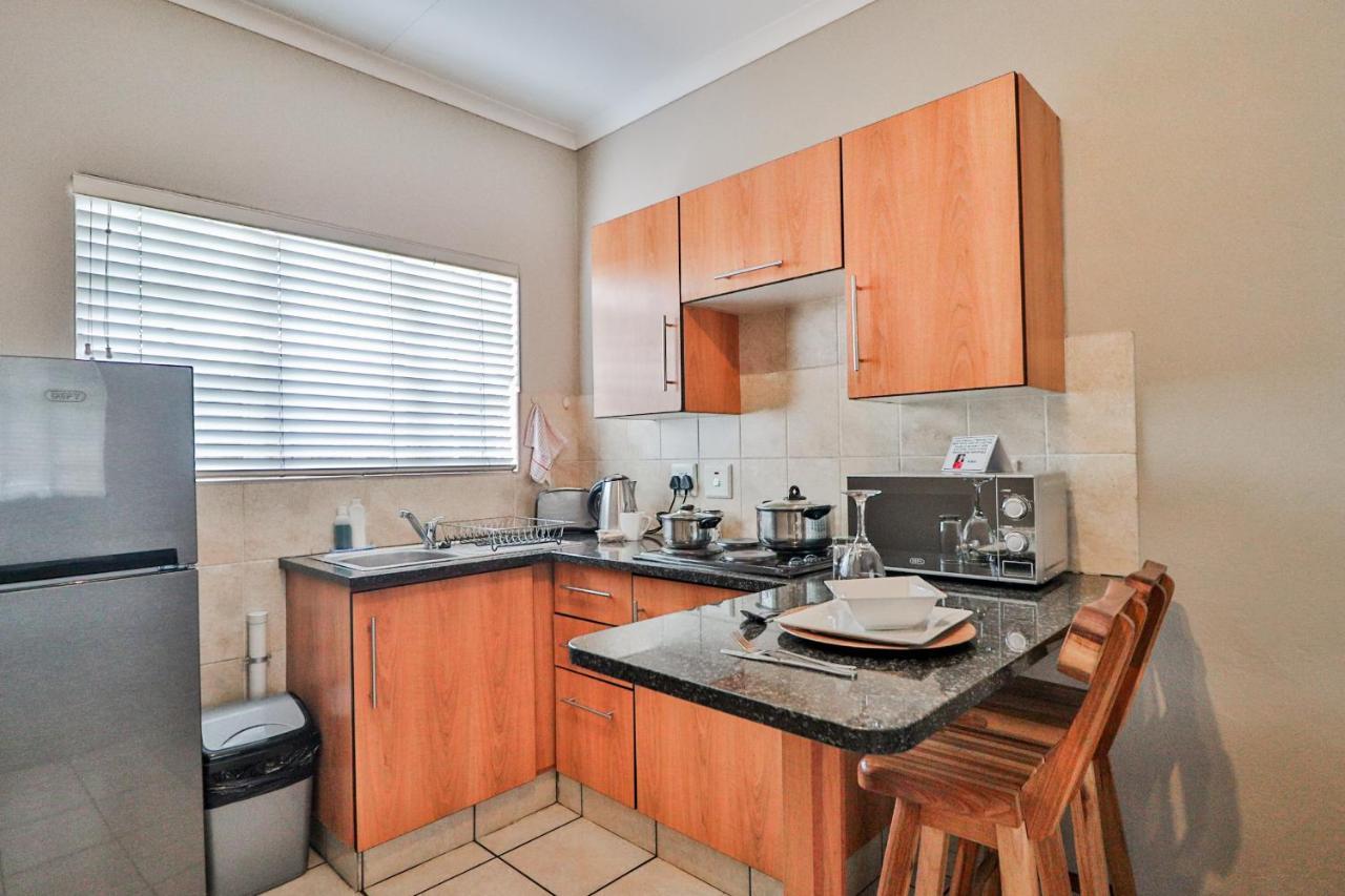 Rudman Townhouses - Or Tambo Airport Boksburg Exterior foto