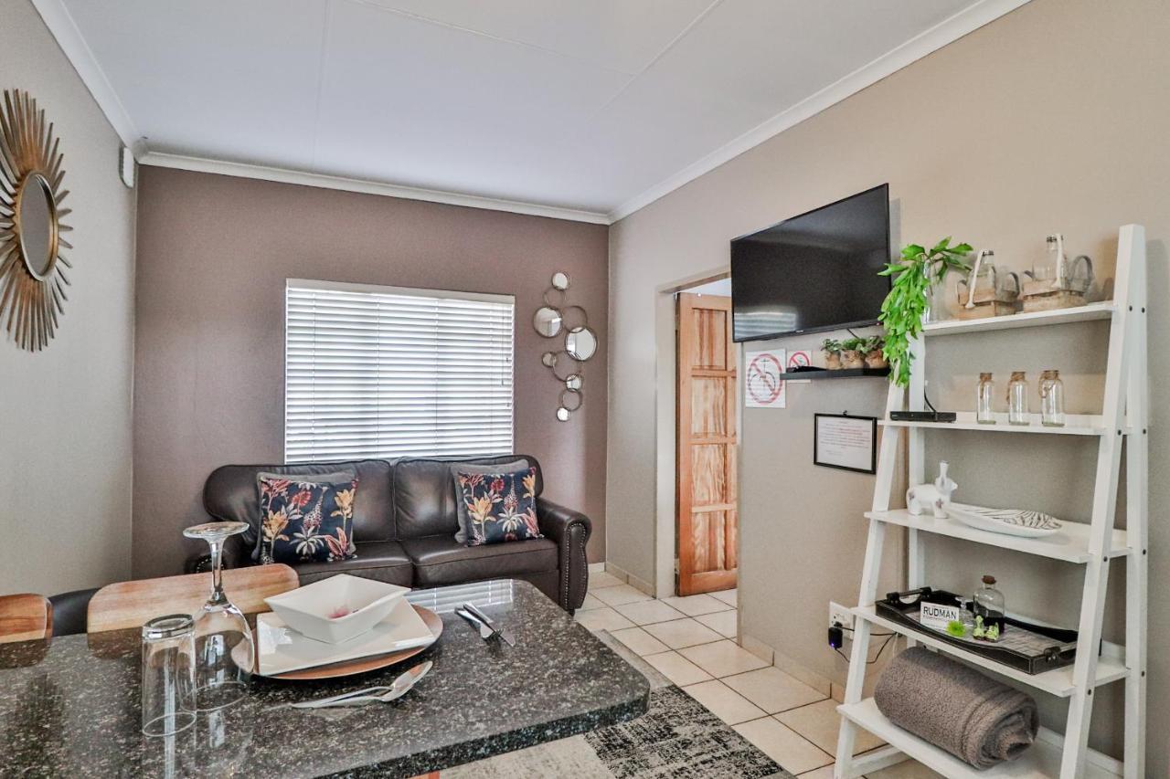 Rudman Townhouses - Or Tambo Airport Boksburg Exterior foto